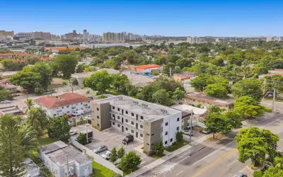 Renzzi Wynwood Apartments