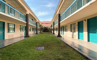 Studio 6 Savannah, GA - Gateway & I-95