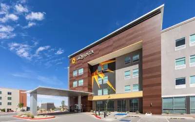 La Quinta Inn & Suites by Wyndham El Paso East Loop-375