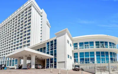 SeaStays Apartments