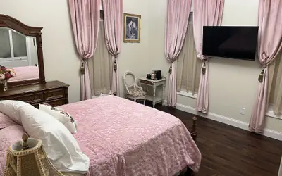 Holland Farmhouse Inn B & B