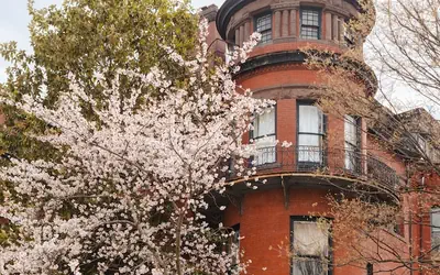 Dupont Circle Embassy Inn by FOUND