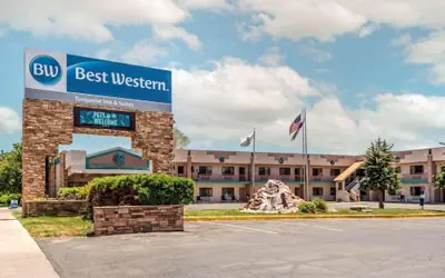 Turquoise Inn & Suites