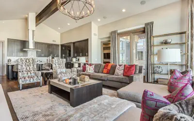 Three Bedroom Penthouse 3 Apartment Hotel by RedAwning