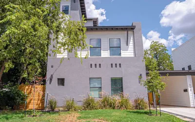 Gorgeous 3 BR 2 BA Near Amazing Downtown