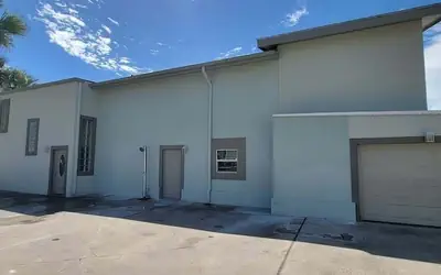 Bahama Mama House 4 Bedroom Home by RedAwning