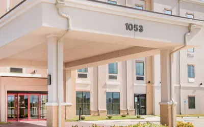 Comfort Inn & Suites San Marcos near Outlet Mall