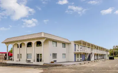 Motel 6 Waco, TX - Lacy Lakeview