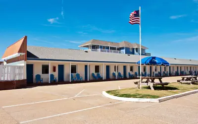 Dolphin Oceanfront Motel