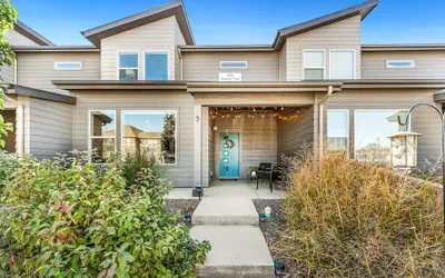 Stylish Music-Inspired Retreat Near Old Town FC