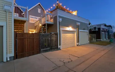 Old Town North Jewel! Near Breweries and River!