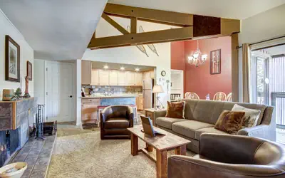 2BR/2BA Condo on Shuttle Route - Wild Irishman 1015 - Pool & more!