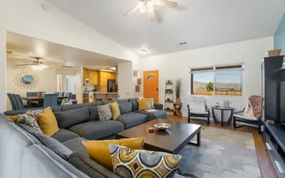 Colorful Cactus - Hot Tub, Bbq And Fire Pit! 4 Bedroom Home by RedAwning