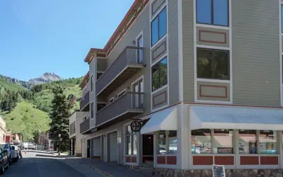 Comfy Casual Near Gondola & Main Street! @ Needle Rock 3 2 Bedroom Condo by RedAwning