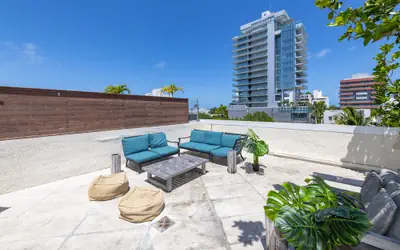 Apartments at 100 Collins