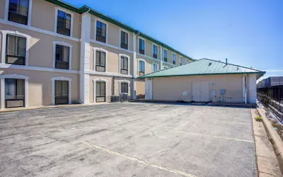 Ark Suites By OYO Jonesboro I-555