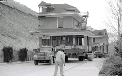 Goldsmith's Riverfront Inn