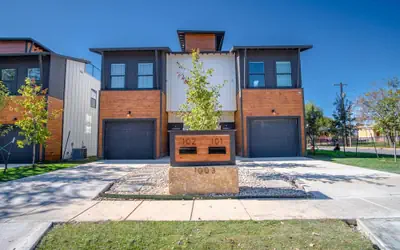 Spectacular 3 BR 2 5 BA Apt Near Downtown