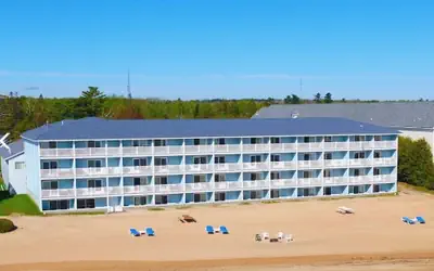 Blue Water Beachfront Hotel & Waterpark