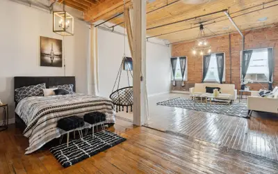 Queen G Investments 1 Bedroom Apts by RedAwning