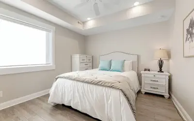 539 Bay St. Lake View Condo Unit 204E