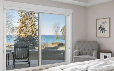 539 Bay St. Lake View Condo Unit 304E