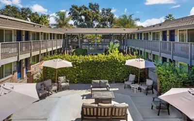 Best Western Shadow Inn