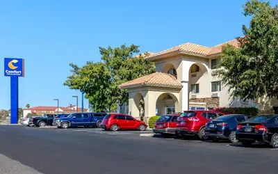 Comfort Inn & Suites Phoenix North / Deer Valley