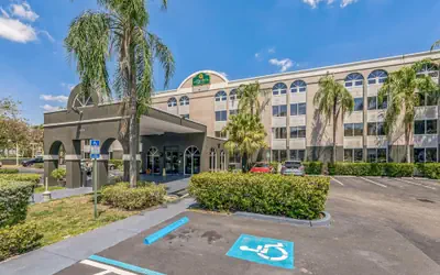 La Quinta Inn & Suites by Wyndham Miami Lakes