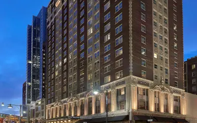 Hotel Phillips Kansas City Curio Collection by Hilton