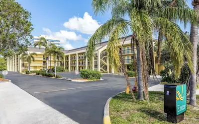 Quality Inn Palm Beach International Airport
