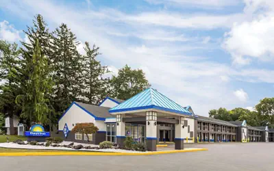 Days Inn & Suites by Wyndham Albany