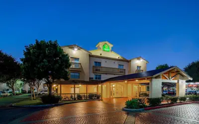 La Quinta Inn & Suites by Wyndham Irvine Spectrum