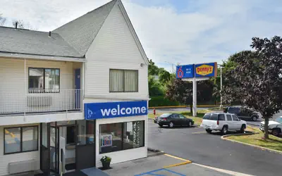 Motel 6 Southington, CT - Hartford