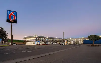 Motel 6 Eureka, CA – Redwood Coast