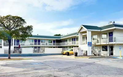 Motel 6 Austin, TX - North Central