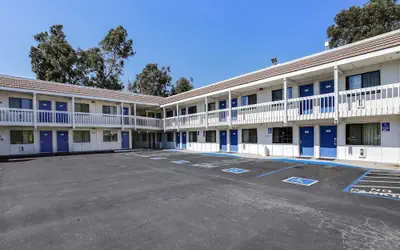 Super 8 by Wyndham Livermore