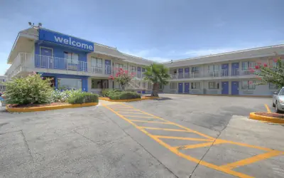 Motel 6 San Antonio, TX - Fort Sam Houston