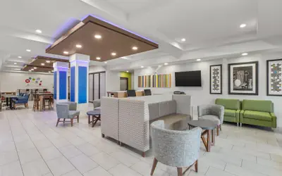 Holiday Inn Express & Suites Tacoma by IHG