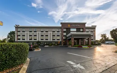La Quinta Inn & Suites by Wyndham Clarksville