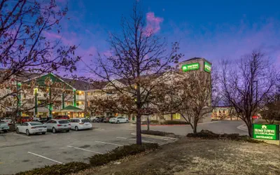 HomeTowne Studios By Red Roof Denver - Airport/ Aurora