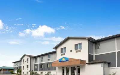 Days Inn by Wyndham Omaha NE