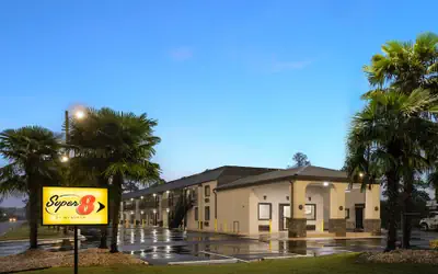 Super 8 by Wyndham Perry National Fairground Area I-75