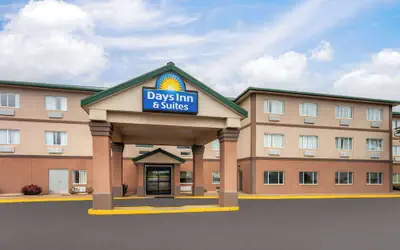Days Inn & Suites by Wyndham Morris/I-80