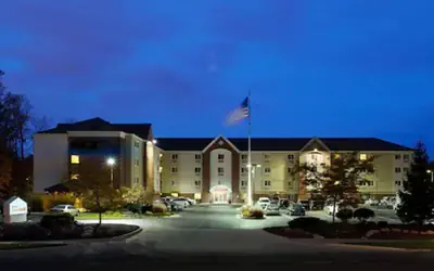 Sonesta Simply Suites Cleveland North Olmsted Airport