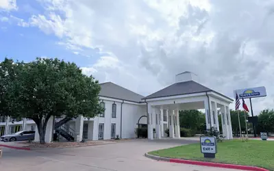Days Inn by Wyndham Granbury