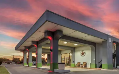 Days Inn by Wyndham Victoria TX East