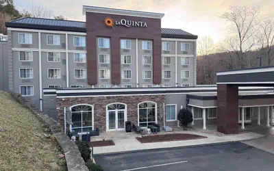 La Quinta Inn & Suites by Wyndham Asheville Downtown