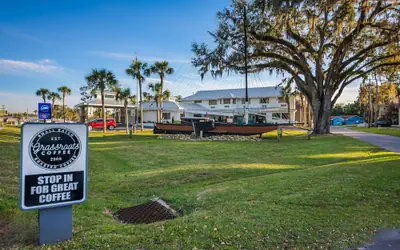 PaddleTail Waterfront Lodge, Trademark Collection by Wyndham