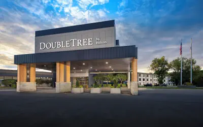 DoubleTree by Hilton Manhattan, KS